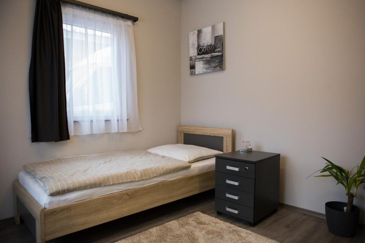 Apartamento Kikelet Apartman Szombathely Exterior foto